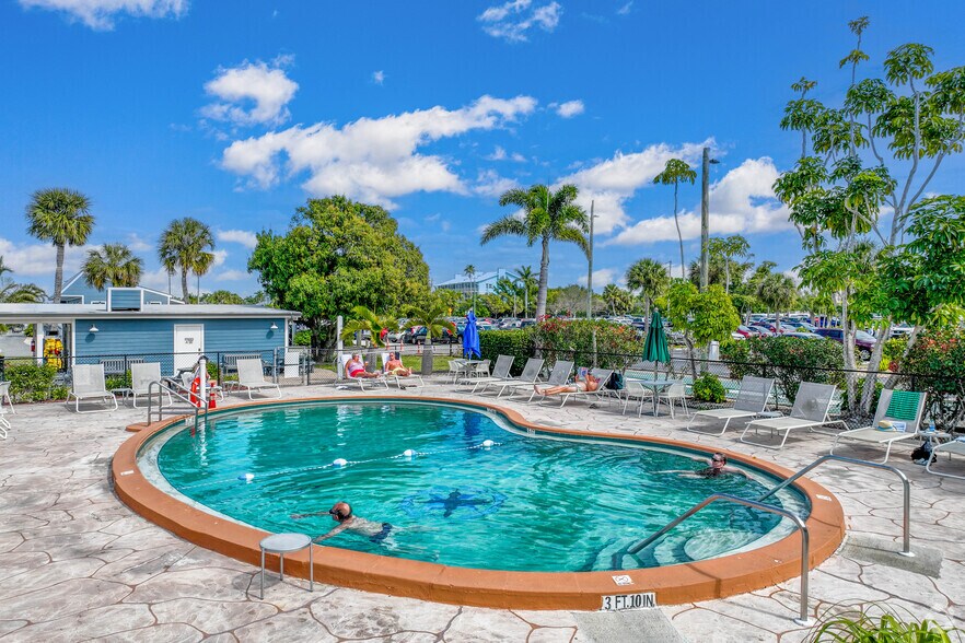 More Photos Of 1200 W Retta Esplanade, Punta Gorda Hotel For Sale