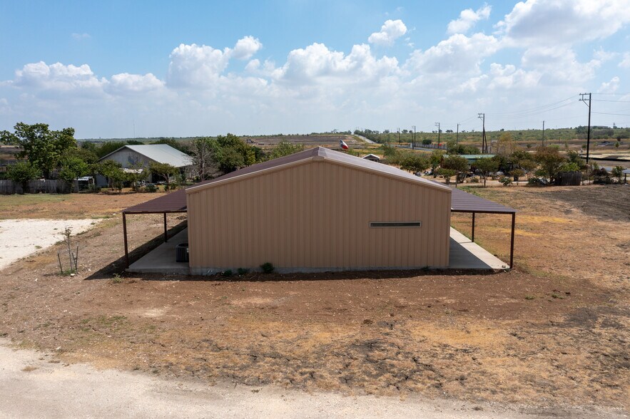 More Photos Of 1316 County Road 305, Jarrell Land For Lease