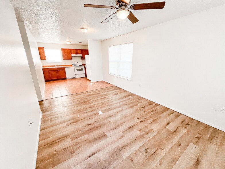 More Photos Of 900 Scurry St, Big Spring Apartments For Sale