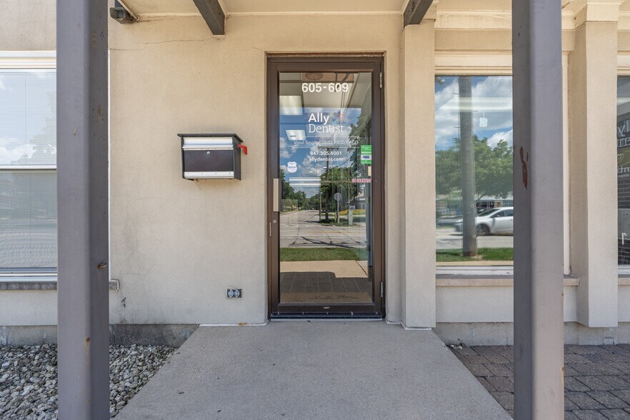 More Photos Of 605-615 W Euclid Ave, Arlington Heights Medical For Lease