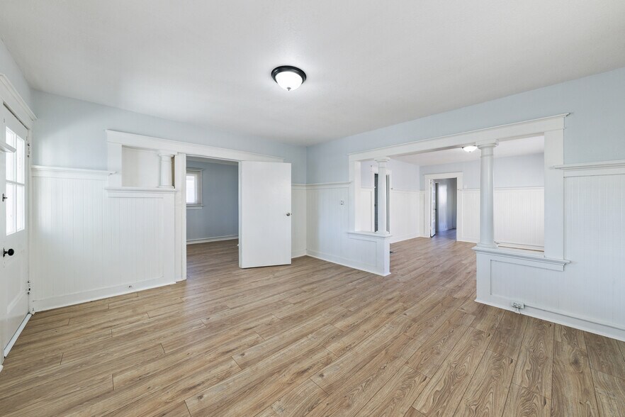 More Photos Of 15323 Paramount Blvd, Paramount General Retail For Sale