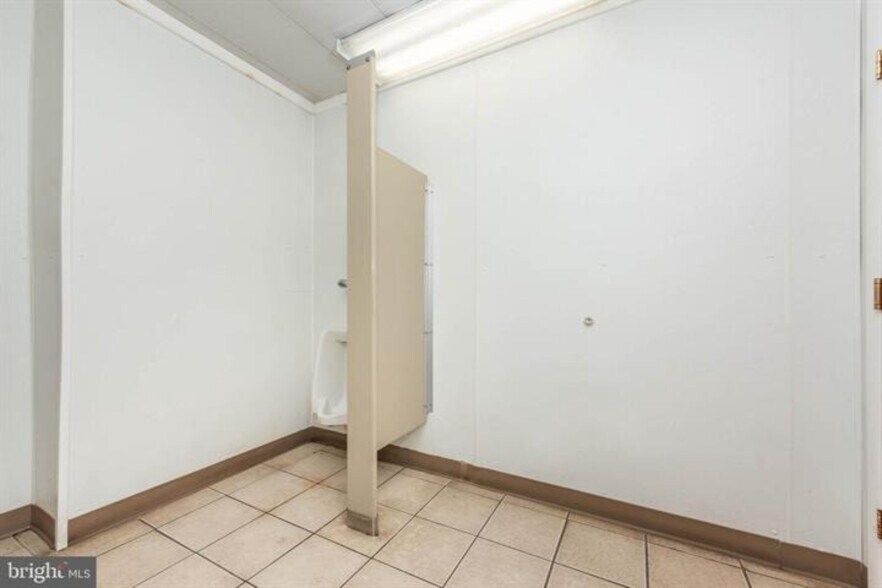 More Photos Of 19308 York Rd, Parkton Flex For Sale
