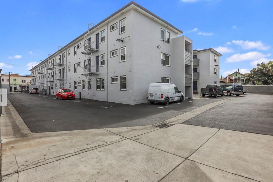 More Photos Of 2555-2567 Foothill Blvd, Oakland Apartments For Sale