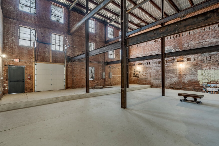 More Photos Of 713 Indiana Ave, Wichita Falls General Retail For Lease