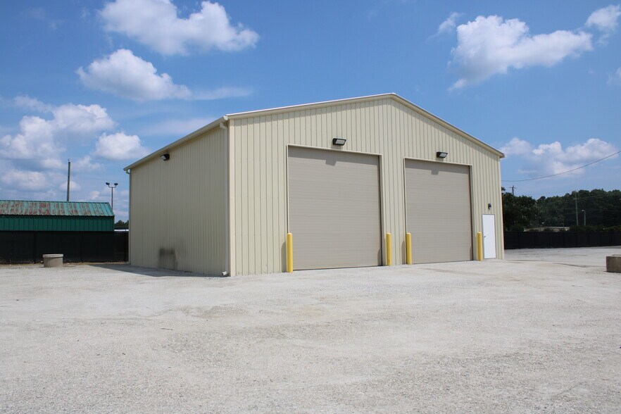 More Photos Of 1306 Bellwood Rd, North Chesterfield Warehouse For Lease