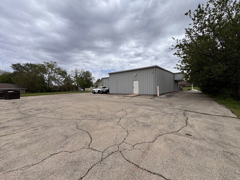 More Photos Of 1312 Hamilton St, Stoughton Freestanding For Lease
