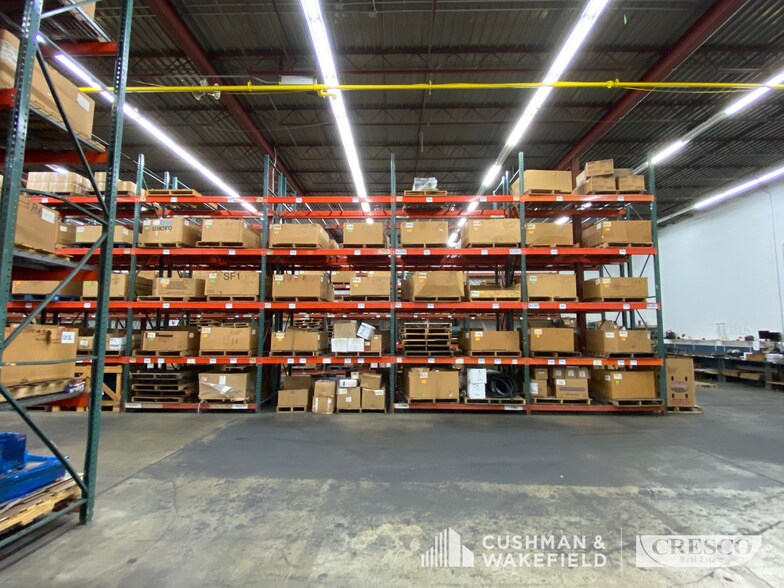 More Photos Of 6474 Lorain Blvd, Elyria Warehouse For Lease