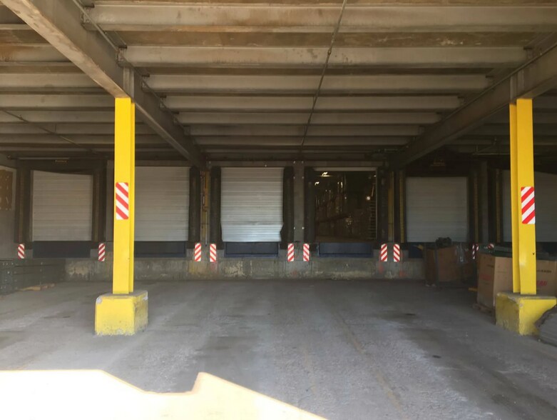 More Photos Of 4039 Genesee St, Cheektowaga Warehouse For Lease