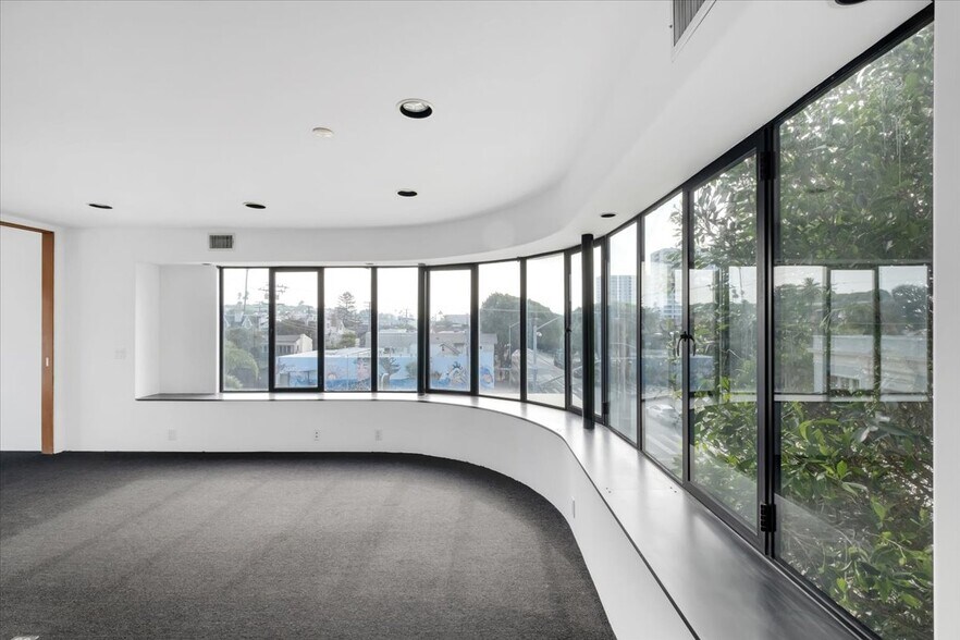 More Photos Of 2525 Main St, Santa Monica Office For Lease