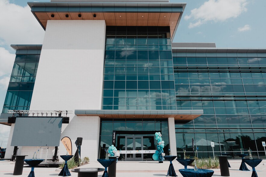 More Photos Of 6932 Brisbane ct, Sugar Land Office For Lease