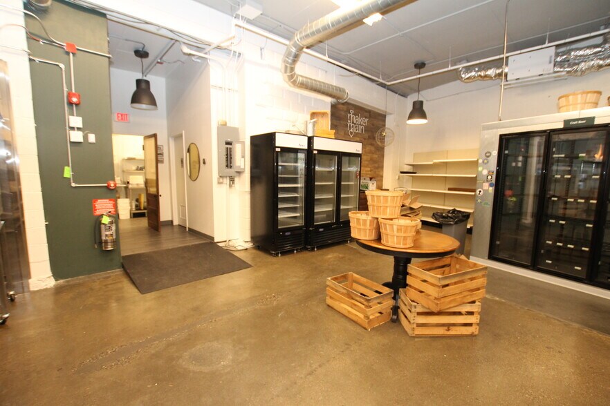 More Photos Of 162 Harding St, Worcester General Retail For Sale