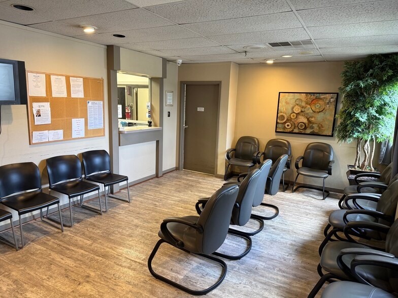 More Photos Of 2606 N Greenway Dr, Knoxville Office For Lease
