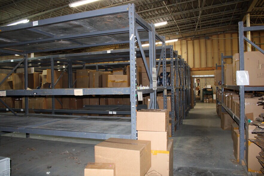 More Photos Of 120 9th St SW, Clarion Flex For Sale