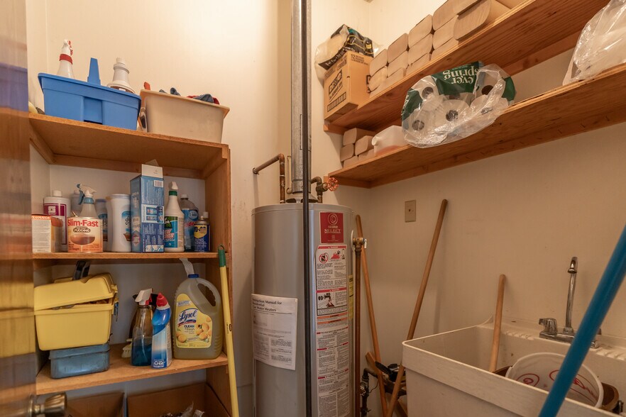 More Photos Of 1100 Basin Ave, Bismarck Flex For Sale