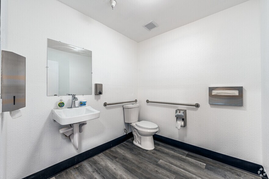 More Photos Of 4901 Patata St, Cudahy Unknown For Lease