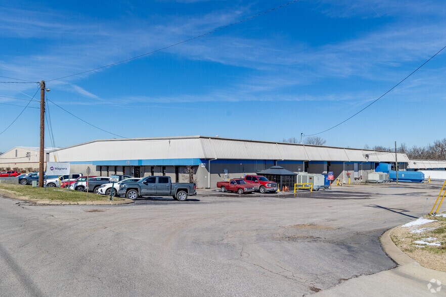 More Photos Of 428 Harding Industrial Dr, Nashville Distribution For Lease