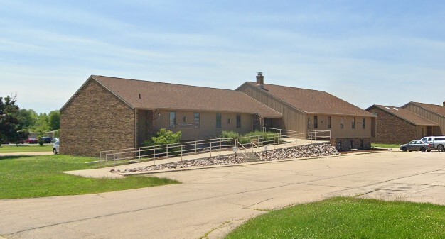 Primary Photo Of 1477 Kenwood Dr, Menasha Office For Lease