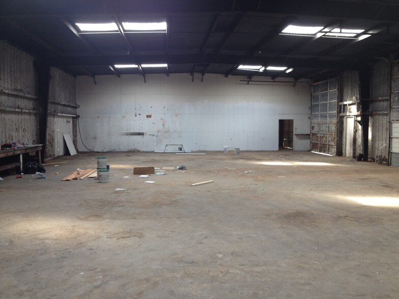 More Photos Of 2895 E US Highway 80, Abilene Warehouse For Lease