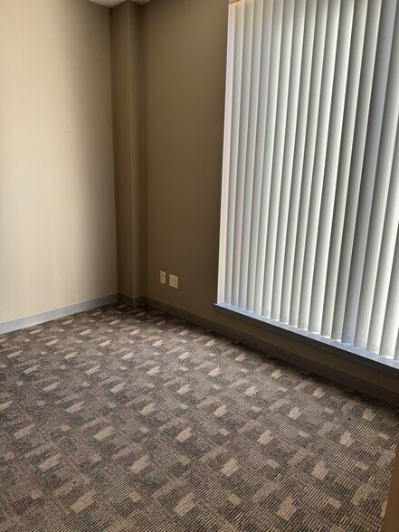 More Photos Of 202 1st St SE, Mason City Office For Lease