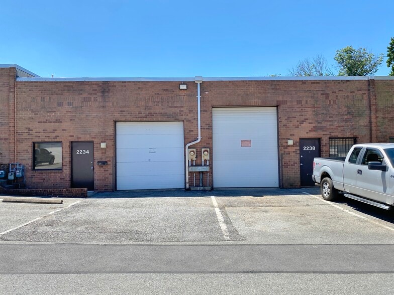 More Photos Of 2201-2353 Distribution Cir, Silver Spring Warehouse For Lease