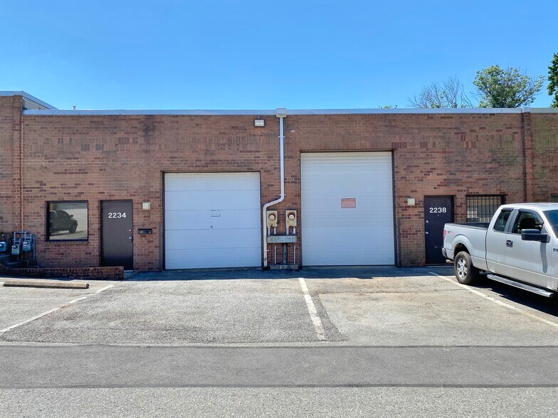 More Photos Of 2201-2353 Distribution Cir, Silver Spring Warehouse For Lease