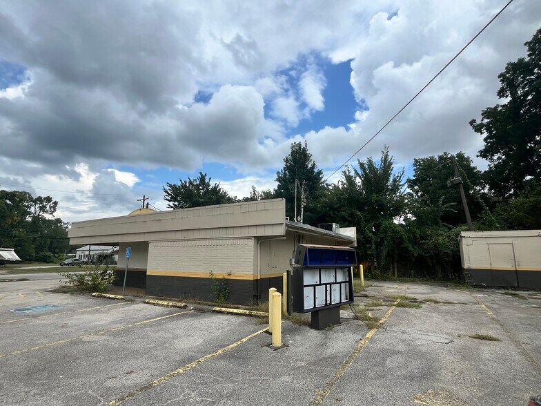 More Photos Of 2999 Magnolia St, Beaumont Fast Food For Sale