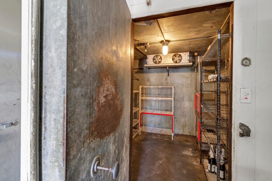 More Photos Of 6335 Highway 22, Independence Sports And Entertainment For Sale