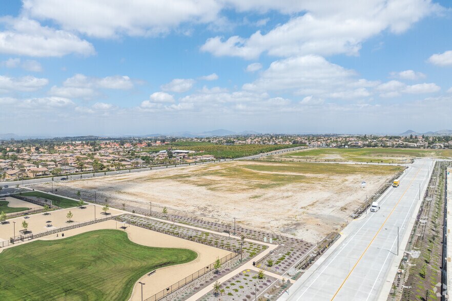 More Photos Of 16301 Caroline Way, March Air Reserve Base Warehouse For Lease