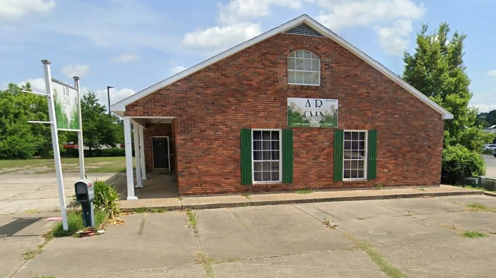 Primary Photo Of 5037 Main St, Zachary General Retail For Lease