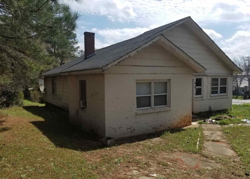 More Photos Of 398 Martin Luther King Dr, Thomaston Convenience Store For Sale