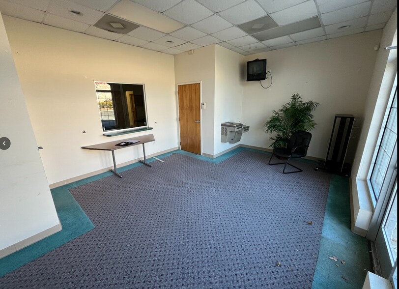 More Photos Of 1805 Milton Rd, Charlotte Medical For Sale