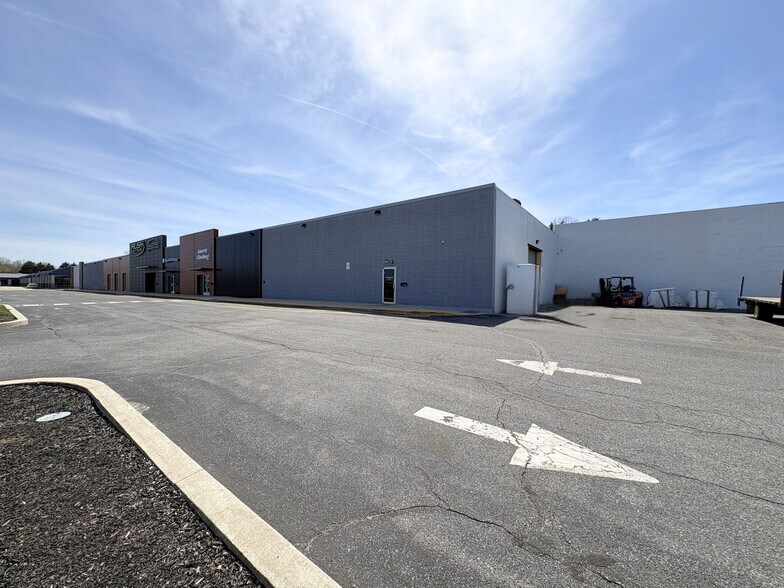 More Photos Of 1155 S Black Horse Pike, Williamstown Freestanding For Sale