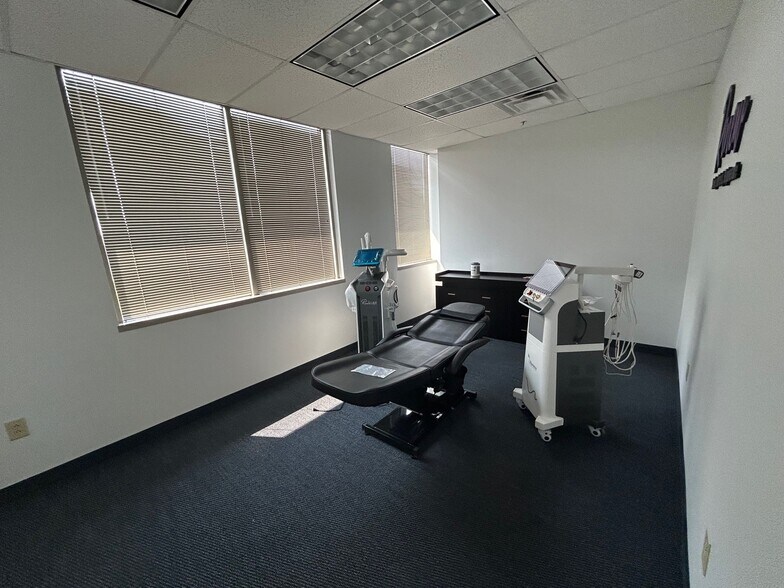 More Photos Of 450 Alkyre Run Dr, Westerville Medical For Sale