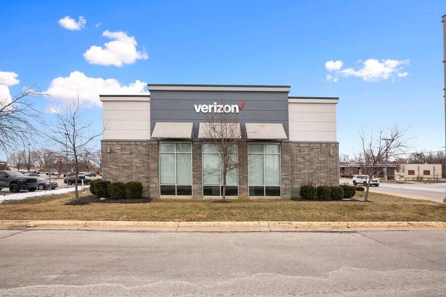 More Photos Of 1306 N State St, Greenfield Freestanding For Sale