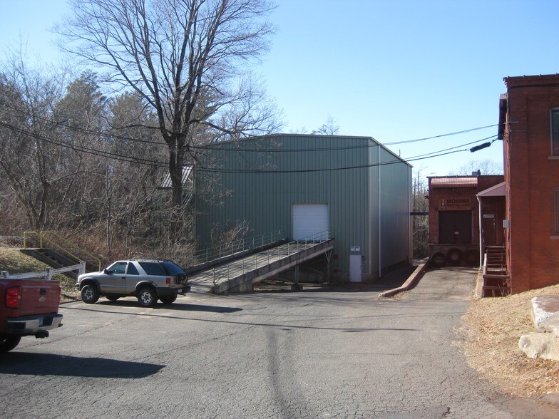 More Photos Of 5-40 Glen Rd, Manchester Warehouse For Lease