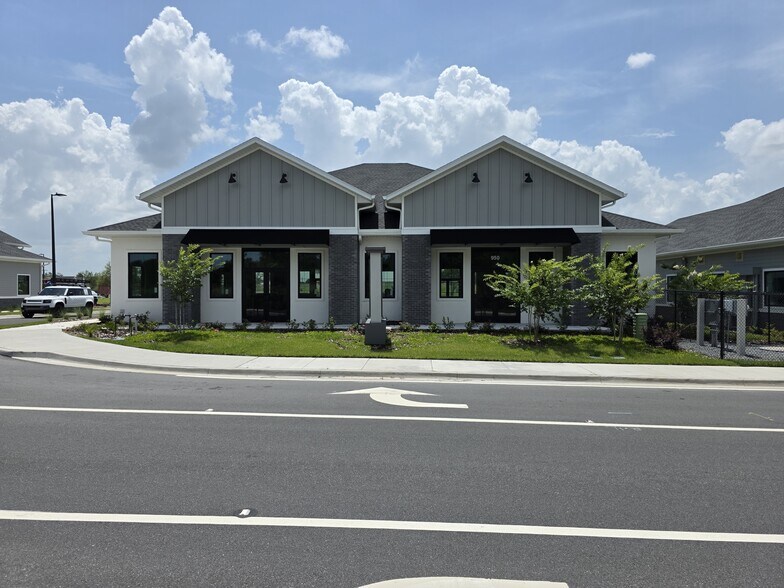 More Photos Of 950 Windermere rd, Winter Garden Medical For Lease