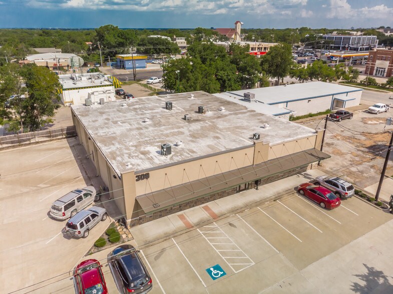 More Photos Of 309 N Washington Ave, Bryan Office For Lease