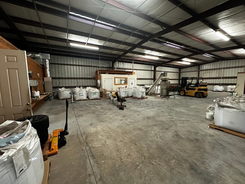 More Photos Of 2303 58th Ave E, Bradenton Light Manufacturing For Lease