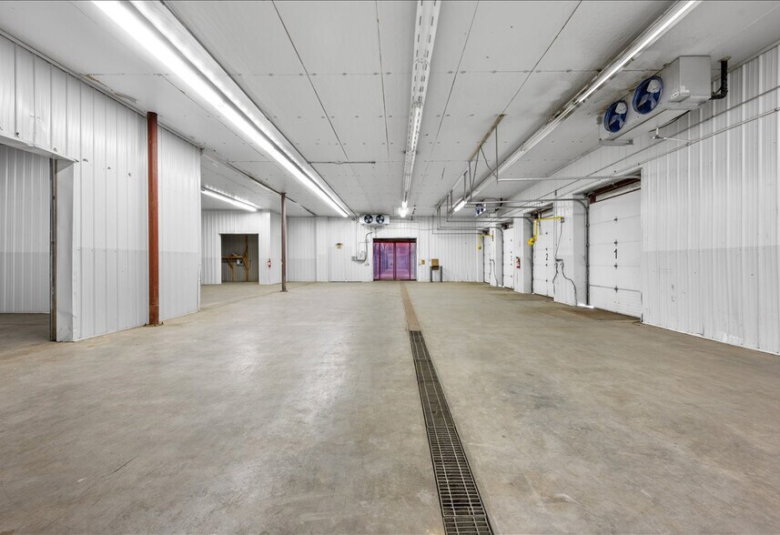 More Photos Of 26609 Newbanks Rd, Abingdon Refrigeration Cold Storage For Lease