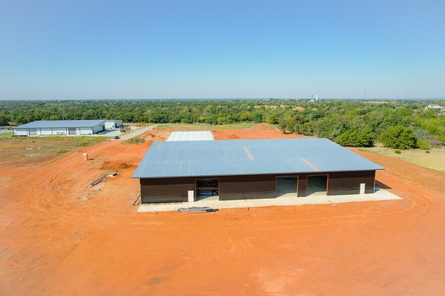 More Photos Of 1577 Freedom Market Pl, Edmond Warehouse For Lease