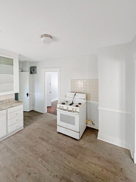 More Photos Of 1156 Carl Ave, Cleveland Apartments For Sale