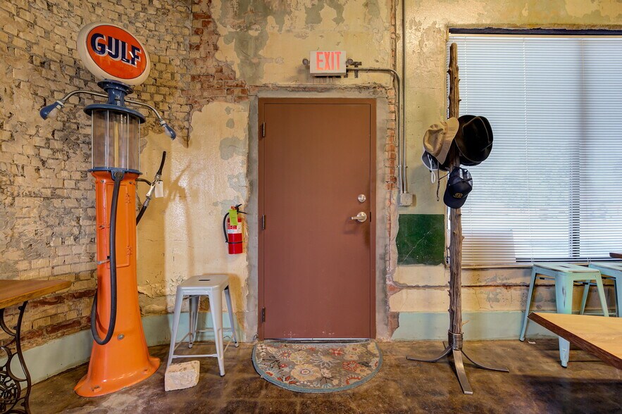 More Photos Of 1615 N Portland Ave, Oklahoma City Warehouse For Sale