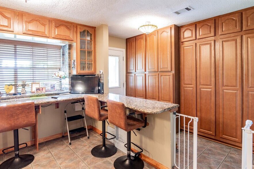 More Photos Of 30729 Mcguinness Dr, Spring Office For Sale