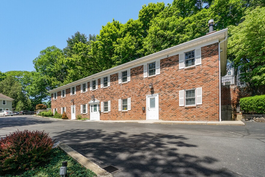 More Photos Of 160 N State Rd, Briarcliff Manor Village Medical For Lease