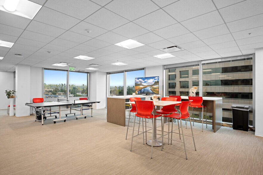 More Photos Of 301 N Lake Ave, Pasadena Office For Lease