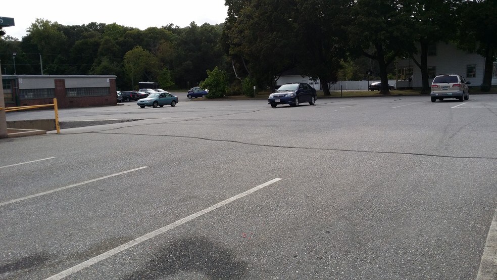 More Photos Of 90 S Park St, Willimantic Warehouse For Lease