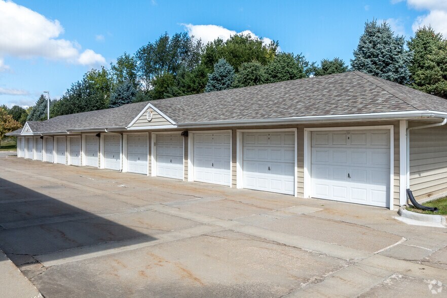 More Photos Of 8845 Northpark Ct, Johnston Apartments For Lease
