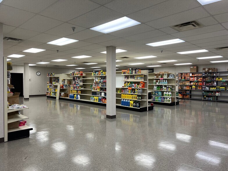 More Photos Of 1036-1062 Corporate Ln, Export Storefront Retail Office For Lease