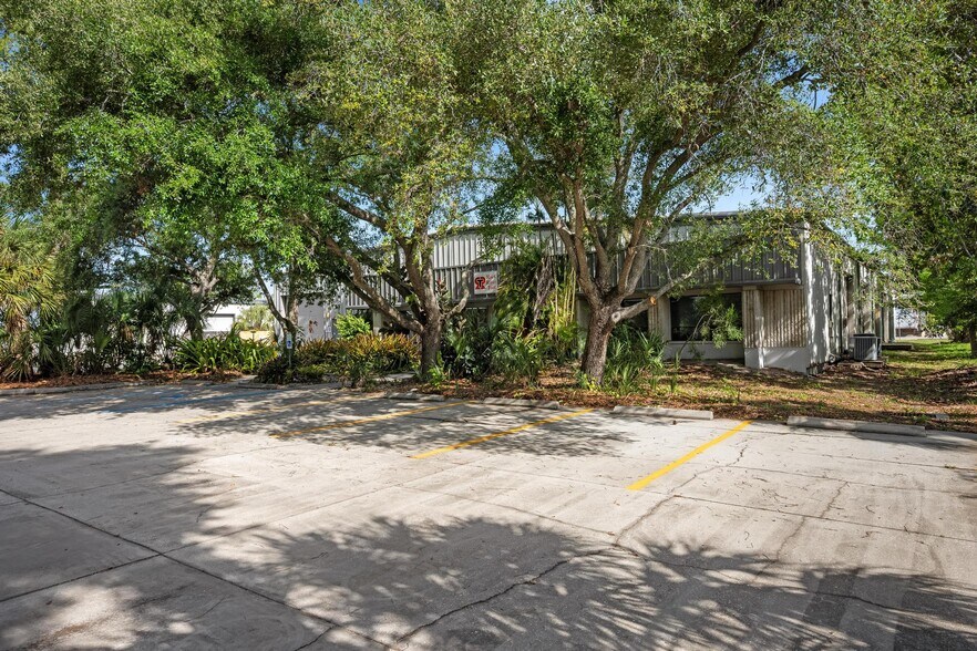 More Photos Of 2953 E 63rd Ave, Bradenton Warehouse For Sale