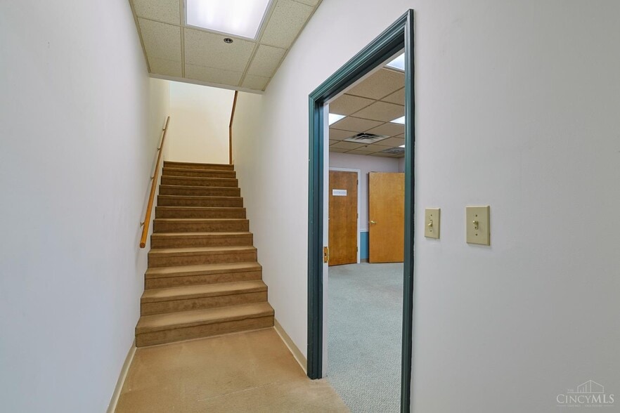 More Photos Of 2108 Central Pky, Cincinnati Loft Creative Space For Sale